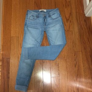 HOLLISTER light wash skinny jeans SIZE: 5R